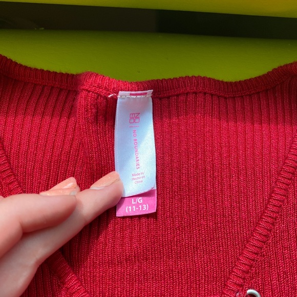 Red sweater - Picture 3 of 3